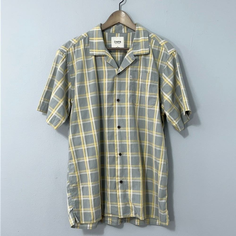 KATIN Short Sleeve Button Up Shirt Men XL Gray Check Plaid Loop Collar Pocket